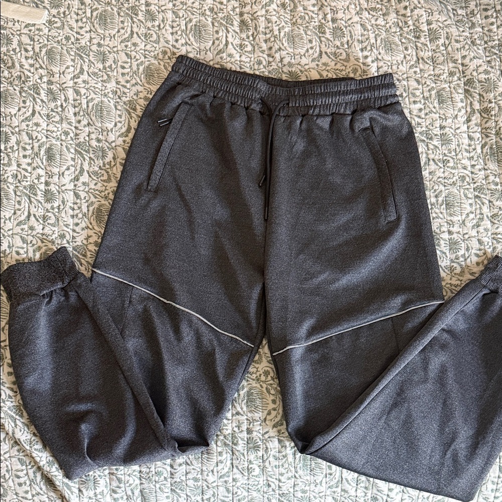 Men's Dark Gray Jogger Sweatpants with Reflective Trim